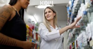 Página web de importadora peruana con catálogo de productos y canal de contacto para distribuidores